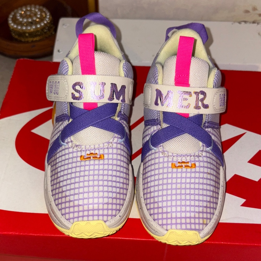 LeBron’s Witness 7 Kids Nike - Picture 8 of 8